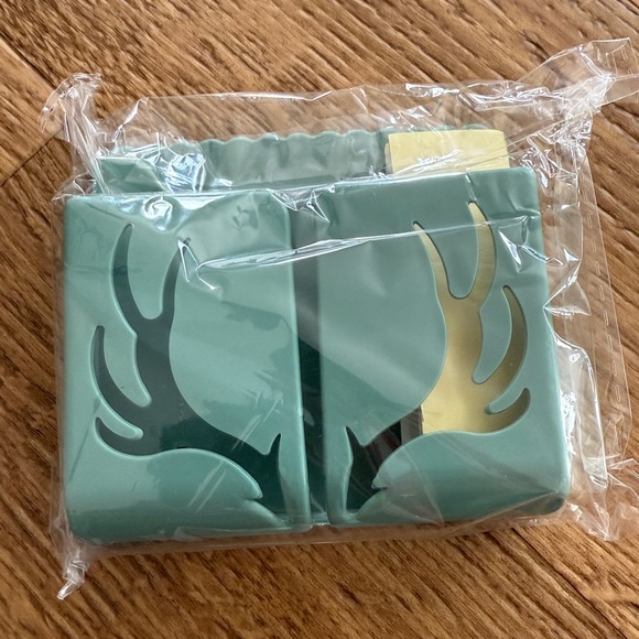 Soap wall holders 20 for $5 - Picture 3 of 6